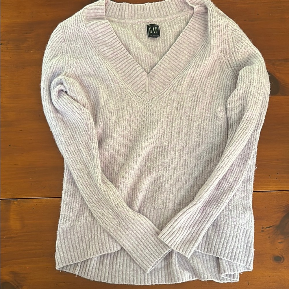 GAP Purple V-Neck Sweater with Ribbed Knit